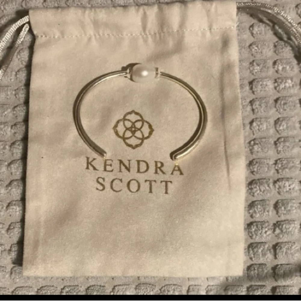 KENDRA SCOTT SILVER CULTURED BAROQUE PEARL CUFF INCLUDES KENDRA SCOTT DUST BAG!